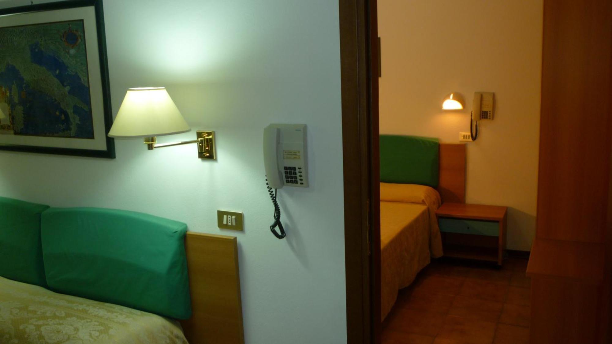 Hotel Avana Mare Ріміні Екстер'єр фото
