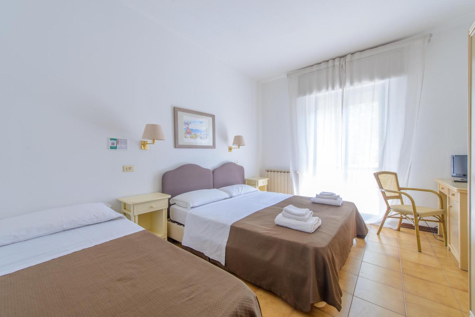 Hotel Avana Mare Ріміні Екстер'єр фото